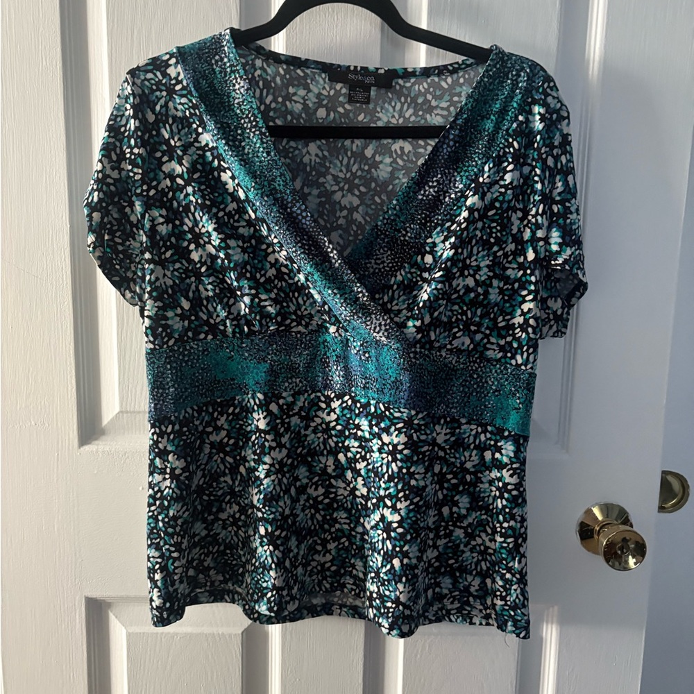 Elle Teal and Black Floral V-Neck Blouse